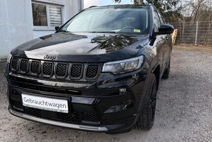 Jeep Compass 27.482 km 26.997 &euro; Zossen 15806