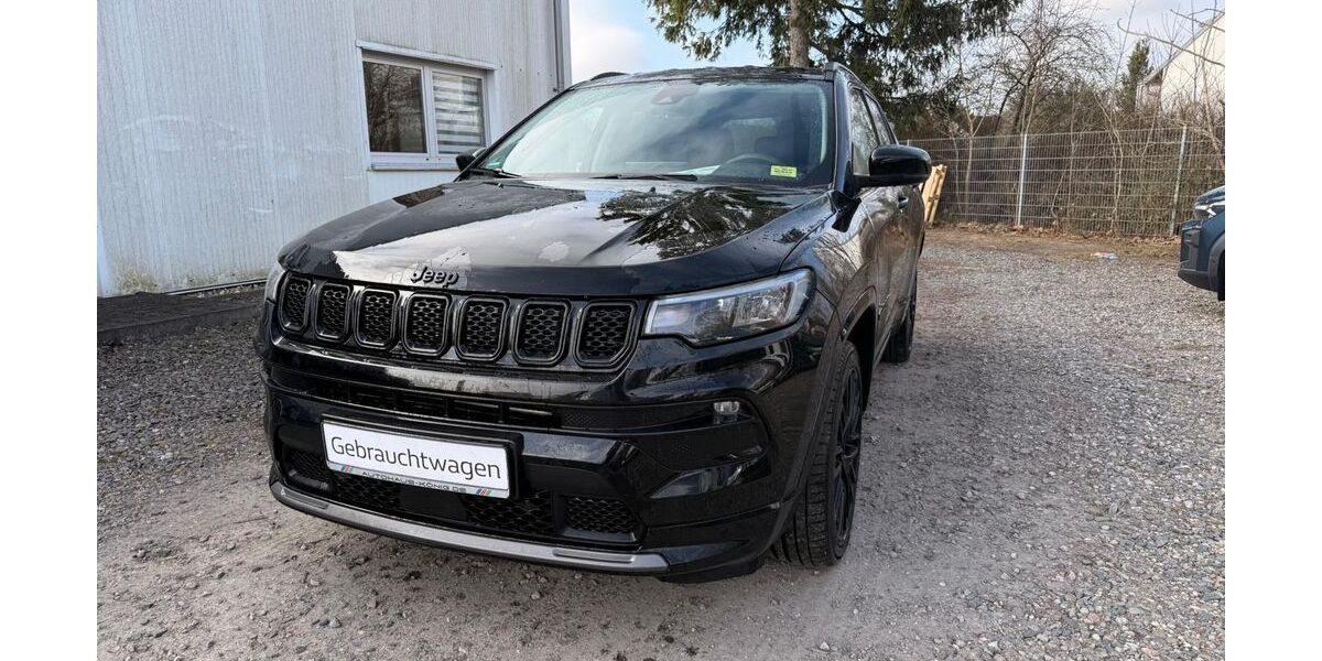 Jeep Compass 27.482 km 26.997 &euro; Zossen 15806