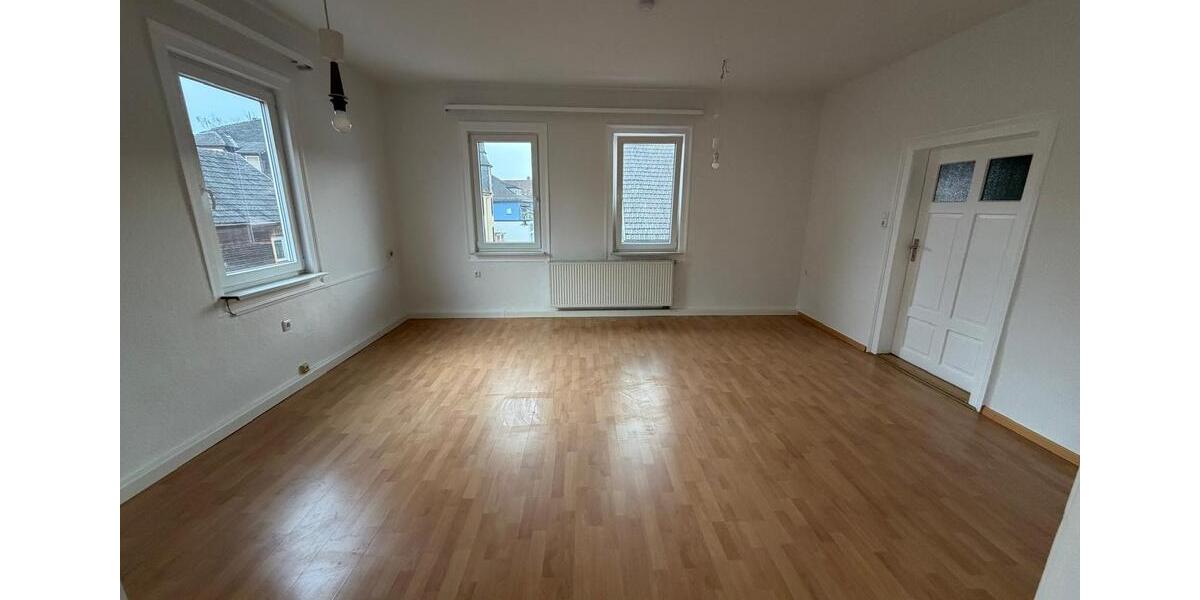 Etagenwohnung Neustadt bei Coburg - 4 Zimmer, 80 m&sup2;, 600&euro; | Angebot:25843207