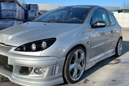 Peugeot 206 112.000 km 9.800 &euro; München 81669