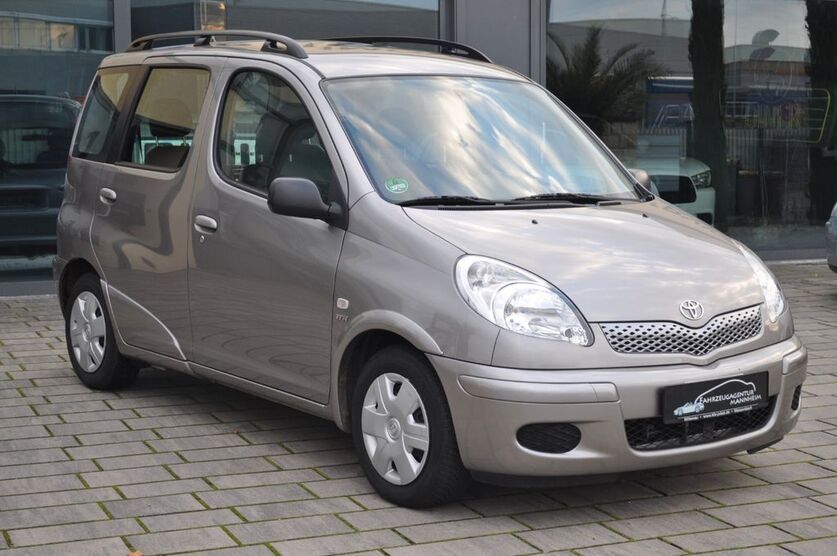 Toyota Yaris 96.000 km 4.950 € Mannheim 68305