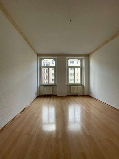 Wohnung zum Mieten in Plauen 350 € 68.22 m²