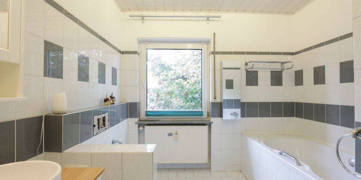 Mehrfamilienhaus, Wohnhaus Büdingen Calbach - 9 Zimmer, 495.000&euro; | Angebot:26189544