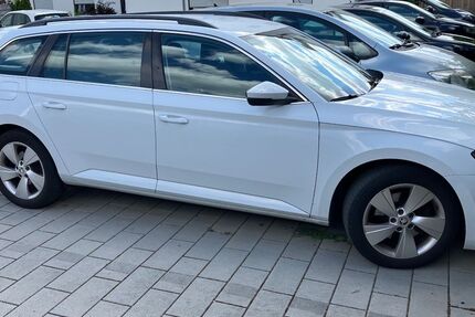 Skoda Superb 144.000 km 13.700 € Wörth an der Donau 93086