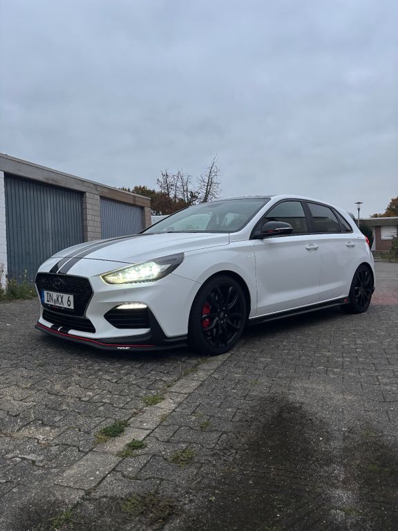 Hyundai i30 90.000 km 21.900 € Merzenich 52399