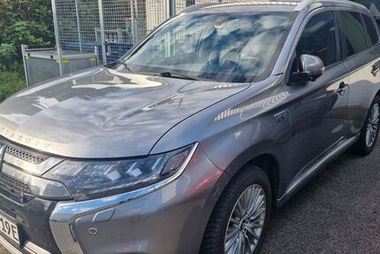 Mitsubishi Plug-in Hybrid Outlander
