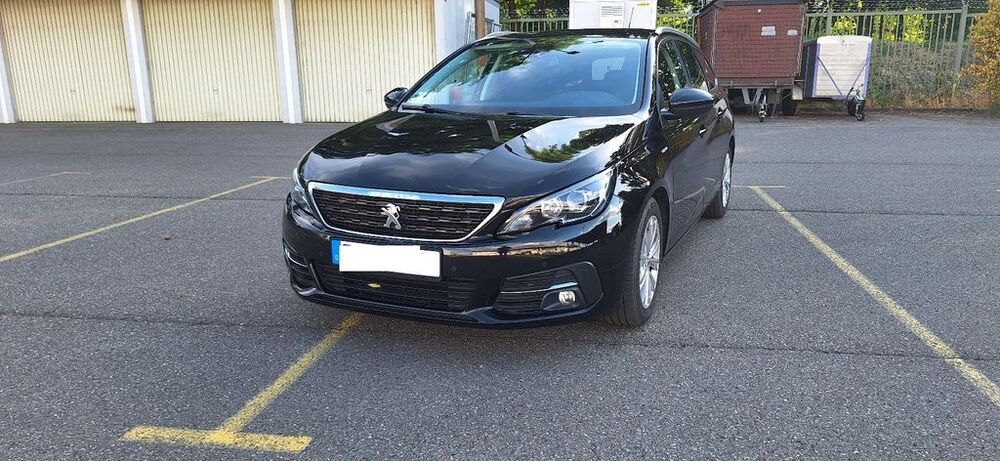 Peugeot 308 67.000 km 8.800 &euro; Freiburg 79106