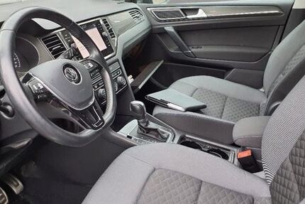 VW Golf Sportsvan 32.150 km 17.980 &euro; Siegburg 53721