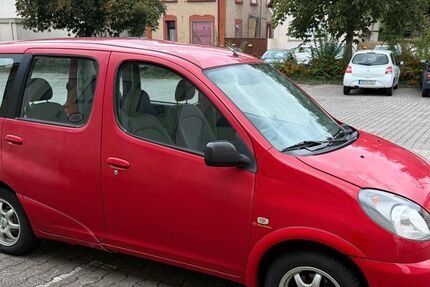 Toyota Yaris 254.000 km 2.600 € Mutterstadt 67112