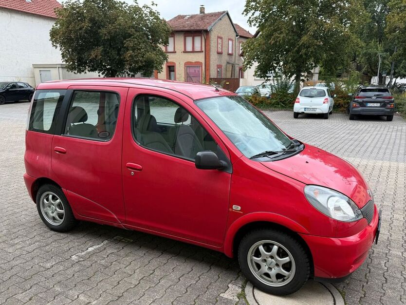 Toyota Yaris 254.000 km 2.600 € Mutterstadt 67112