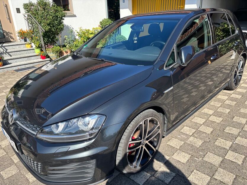 VW Golf 204.000 km 11.300 € Mintraching 93098