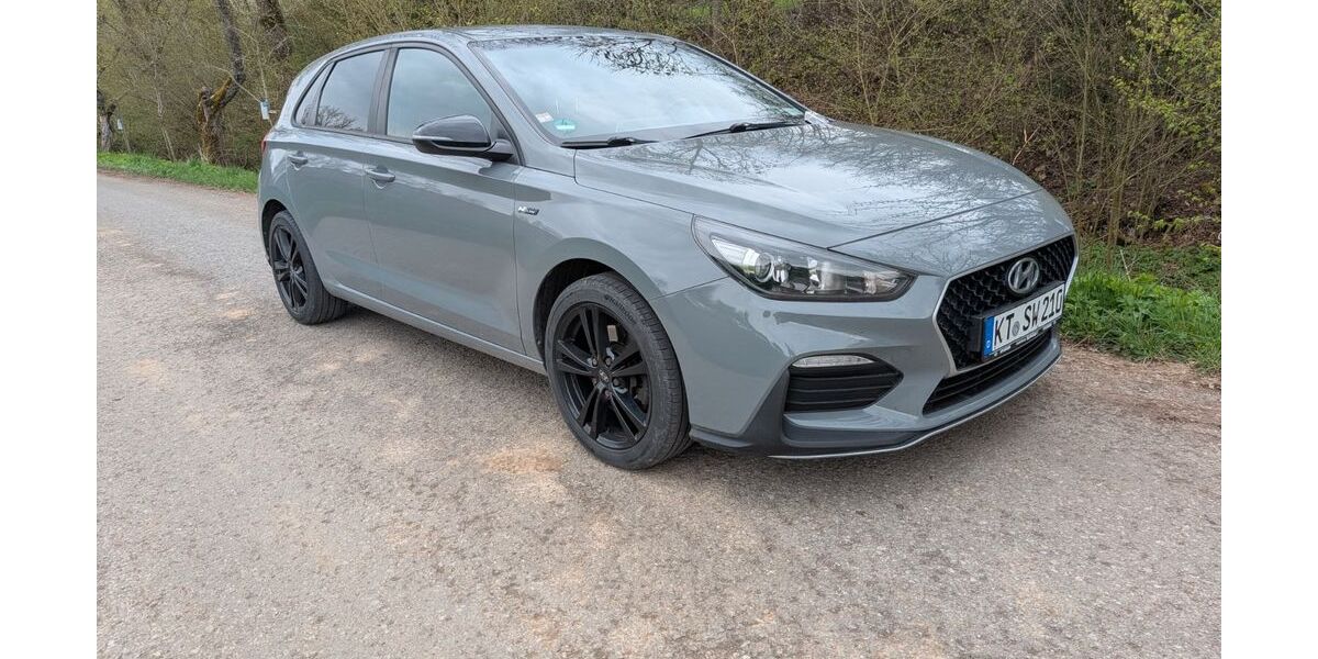 Hyundai i30 145.000 km 10.000 &euro; Rödelsee 97348