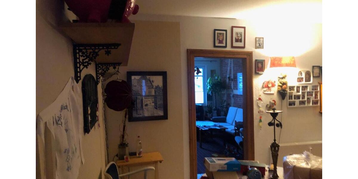 3 12 Zimmer Wohnung im 1. OG im gepflegten Altbau 3.5 zimmer