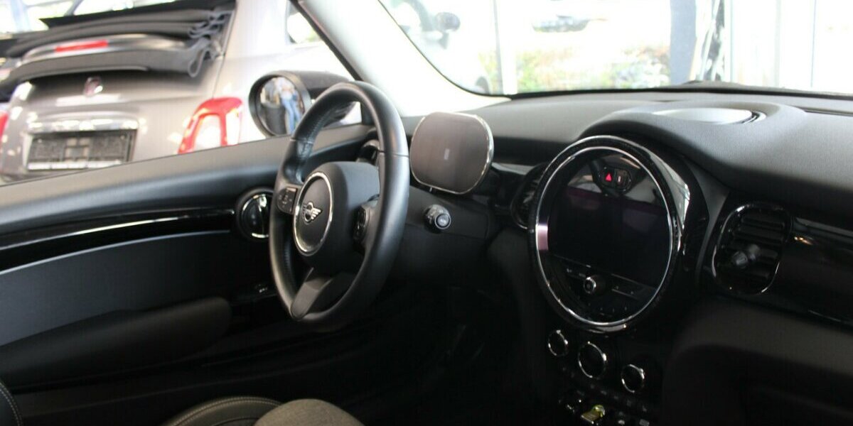 Mini Cooper SE Classic Trim 23.020 km 18.480 &euro; Euskirchen 53881