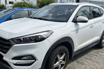 Hyundai TUCSON 118.000 km 12.900 &euro; Königswinter 53639