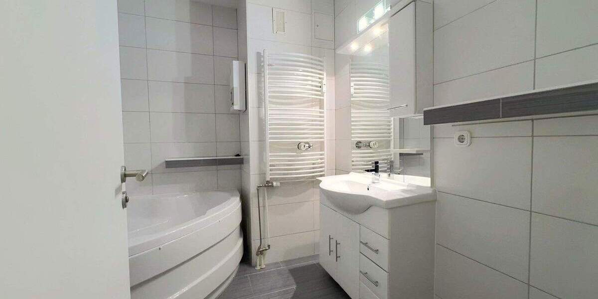 Terrassenwohnung Krefeld Cracau - 3 Zimmer, 101 m&sup2;, 219.000&euro; | Angebot:25654231