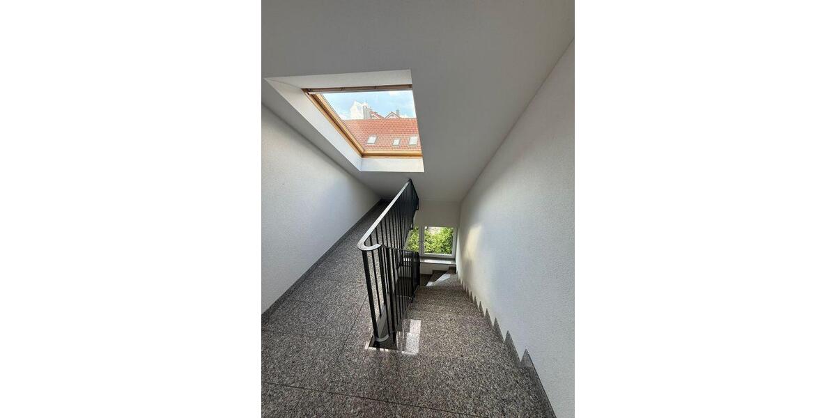 Dachgeschoßwohnung Waldbüttelbrunn - 4 Zimmer, 150 m&sup2;, 555.000&euro; | Angebot:27021231