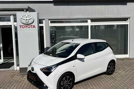 Toyota Aygo (X) 31.320 km 14.990 &euro; Mühlhausen 99974