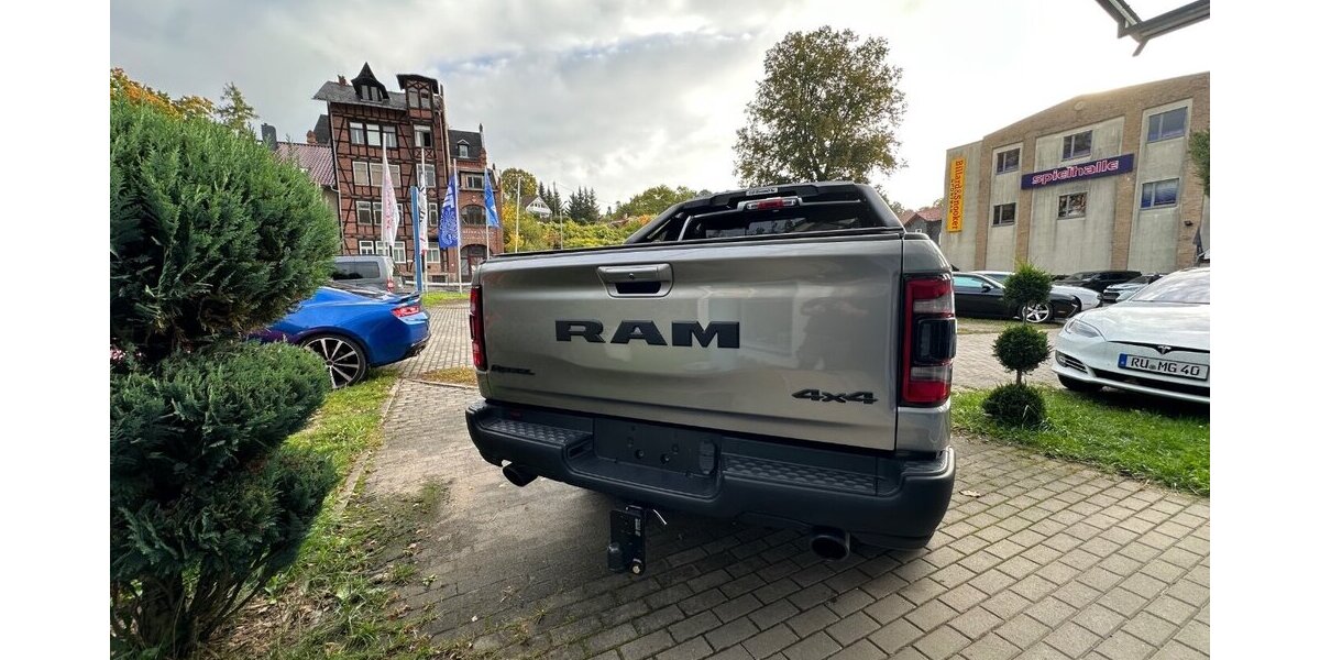 Dodge RAM 1500 5,7 HEMI REBEL ÜBERROLLBÜGEL ROLLO 94.000 km 37.999 € Rudolstadt 07407