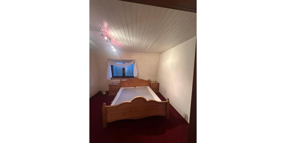 Doppelhaushälfte Neumünster - 5 Zimmer, 138 m&sup2;, 230.000&euro; | Angebot:24623068