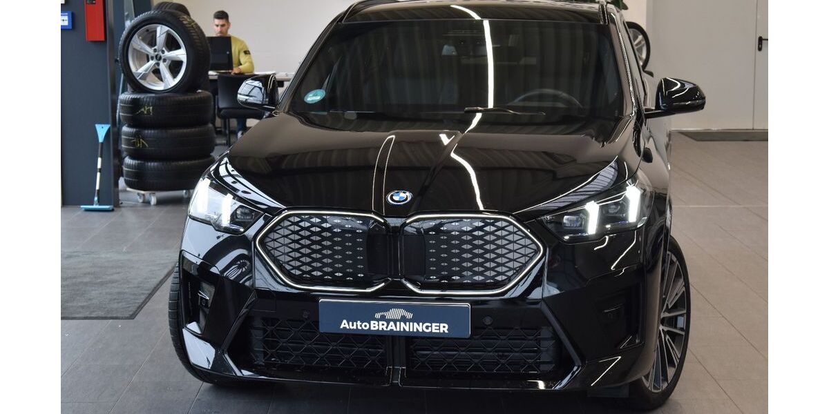 BMW iX2 7.000 km 57.900 &euro; Altdorf/Landshut 84032