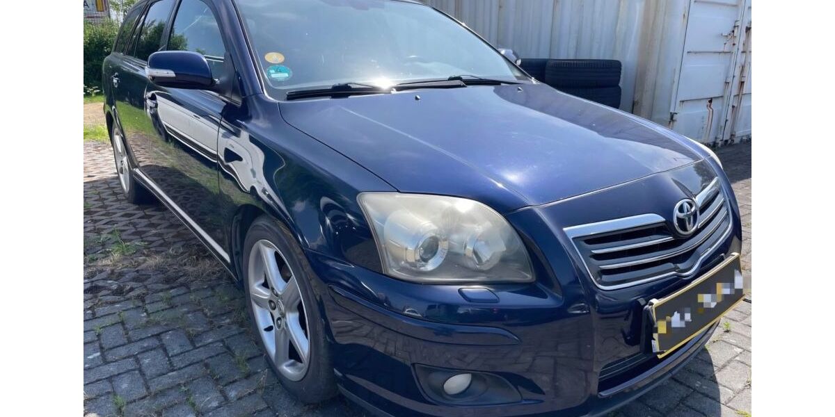 Toyota Avensis 240.000 km 2.490 € Chemnitz 09114