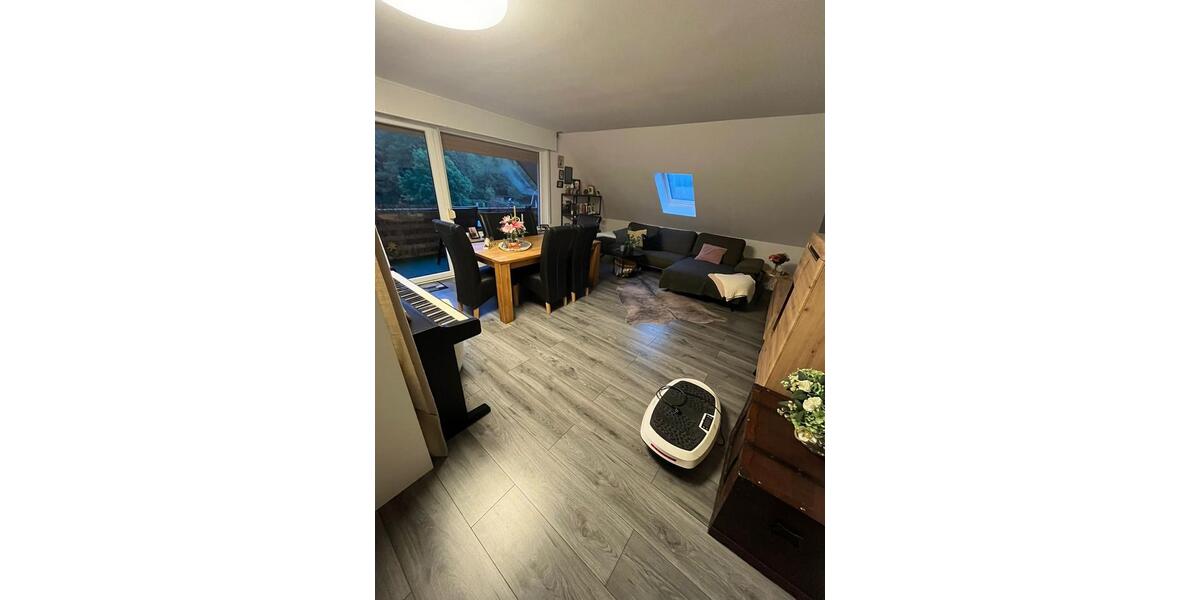 Dachgeschoßwohnung Schlangen - 4 Zimmer, 120 m&sup2;, 850&euro; | Angebot:26405964