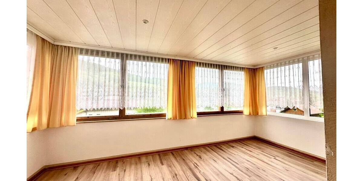 Mehrfamilienhaus, Wohnhaus Floh-Seligenthal / Hohleborn Hohleborn - 8 Zimmer, 180 m&sup2;, 1.300&euro; | Angebot:26594688