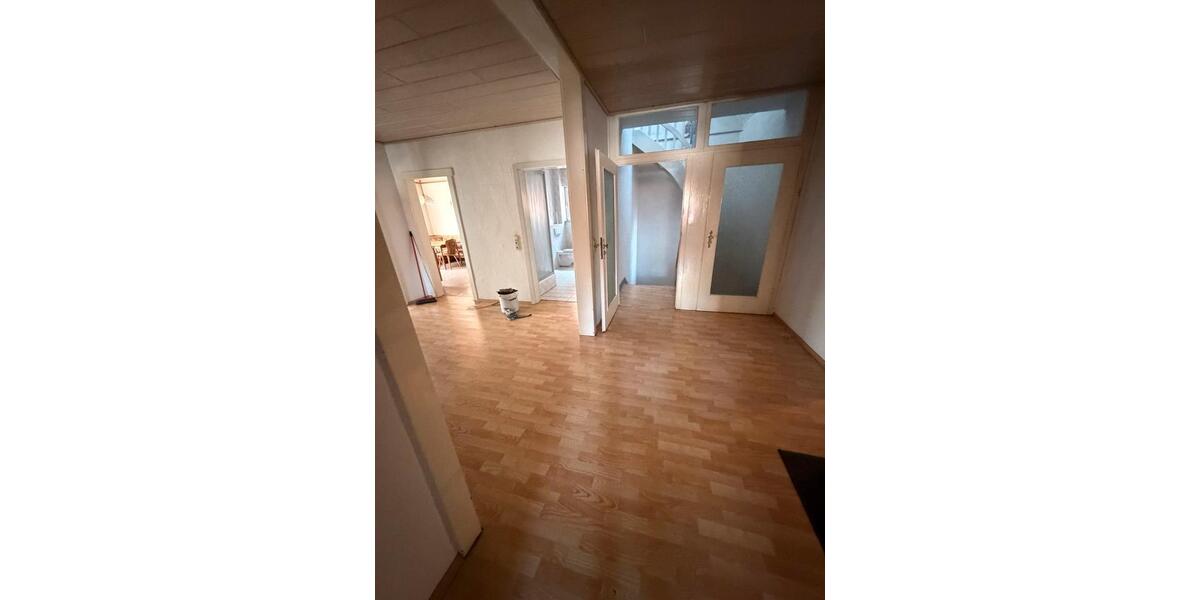Haus zu vermieten 290qm auch Gewerbe möglich Halle Garten Wohnung 7 zimmer