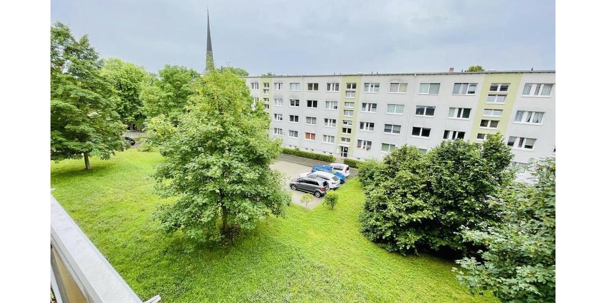 Gera-Langenberg! 4 Raum Whg. mit Balkon, Bad mit Wanne! Nähe AMAZON! - Etagenwohnung Gera Langenberg | Angebot:26882423