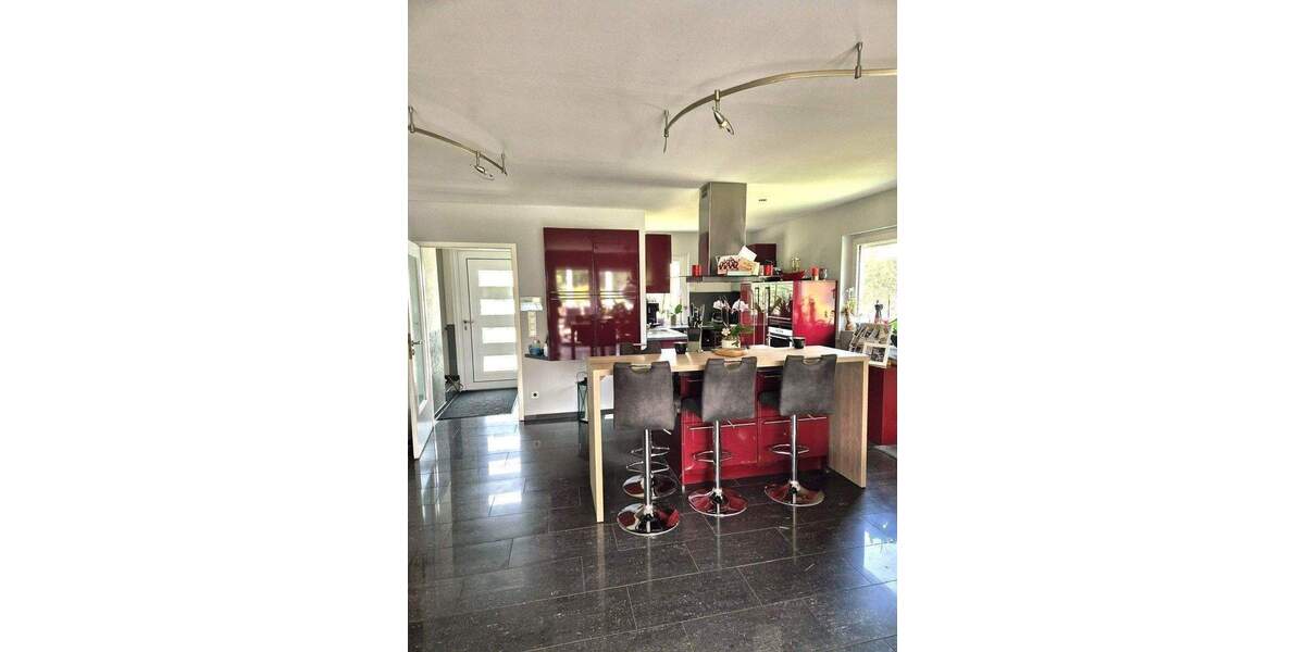 Einfamilienhaus Wolfhagen - 4 Zimmer, 120 m&sup2;, 350.000&euro; | Angebot:26015343