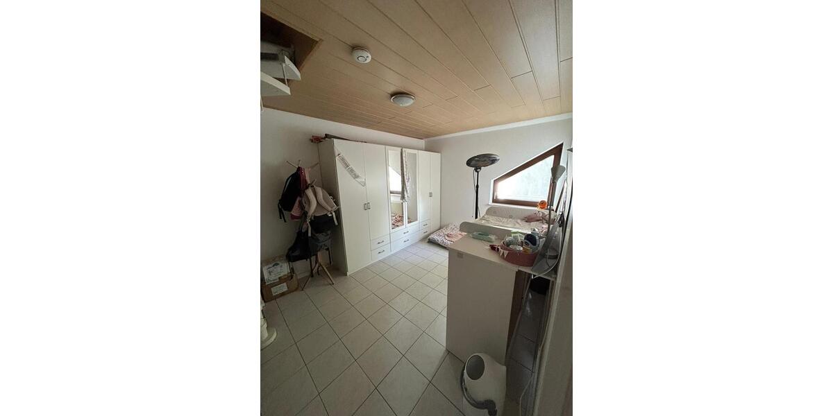 Dachgeschoßwohnung Erbach - 4 Zimmer, 100 m&sup2;, 290.000&euro; | Angebot:26953455