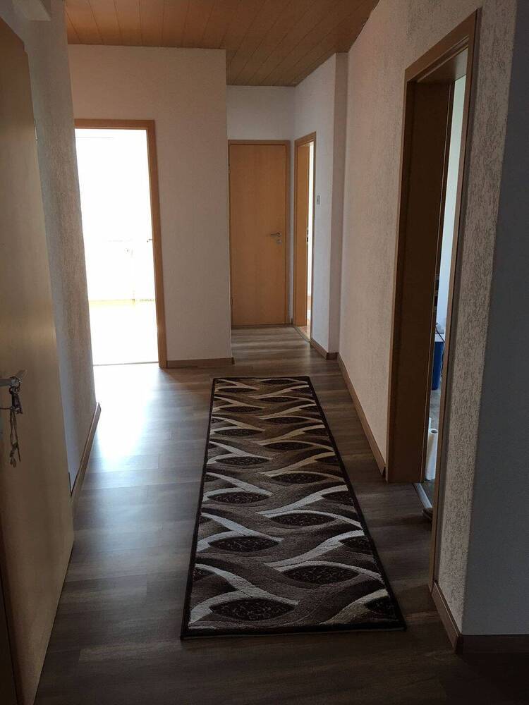 *NEU* RENOVIERTE 4 Zimmer Wohnung im 3.OG mit Balkon in Adolfstraße