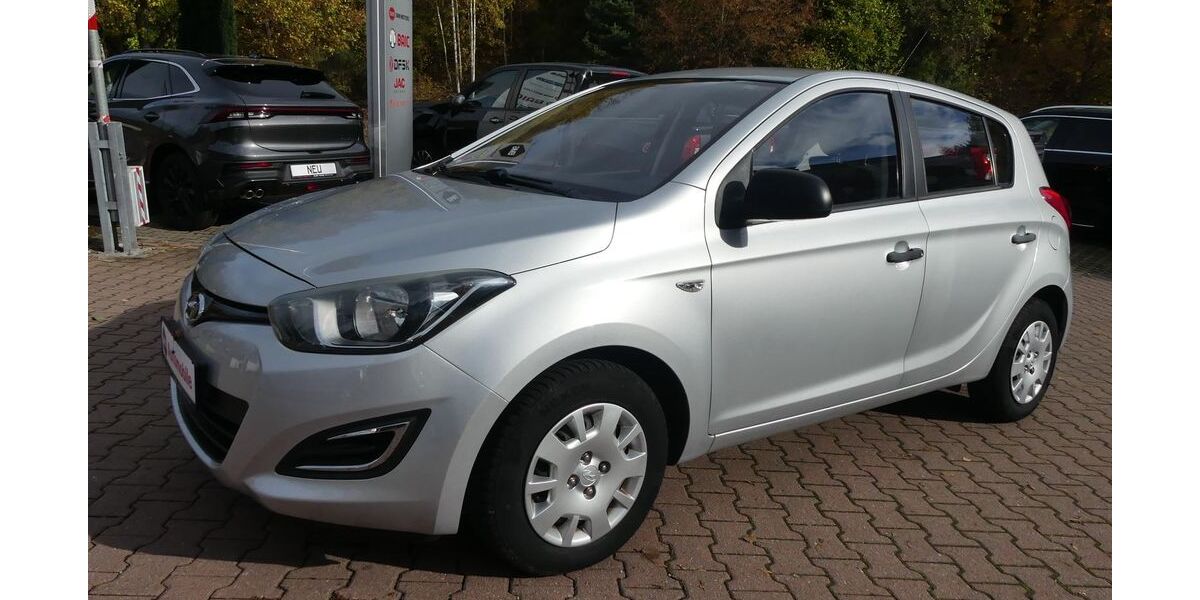 Hyundai i20 83.600 km 6.990 € Schneeberg 08289