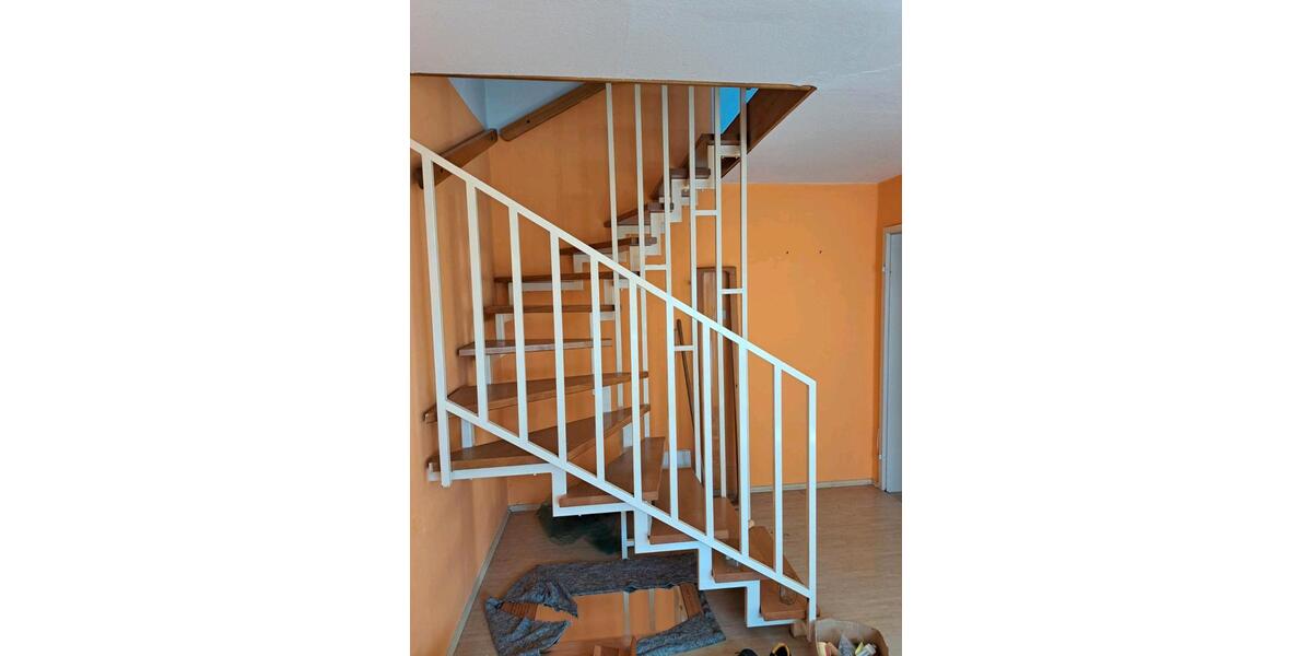 Reihenhaus Cornberg - 9 Zimmer, 240 m&sup2;, 155.000&euro; | Angebot:26879302