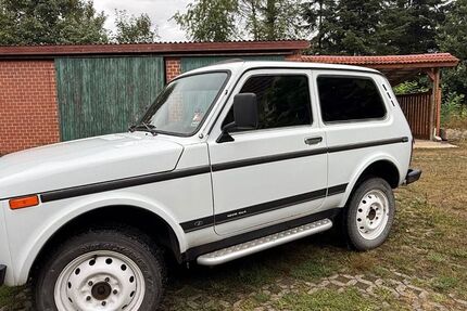 Lada Niva 101.432 km 3.000 &euro; Stuttgart 70563