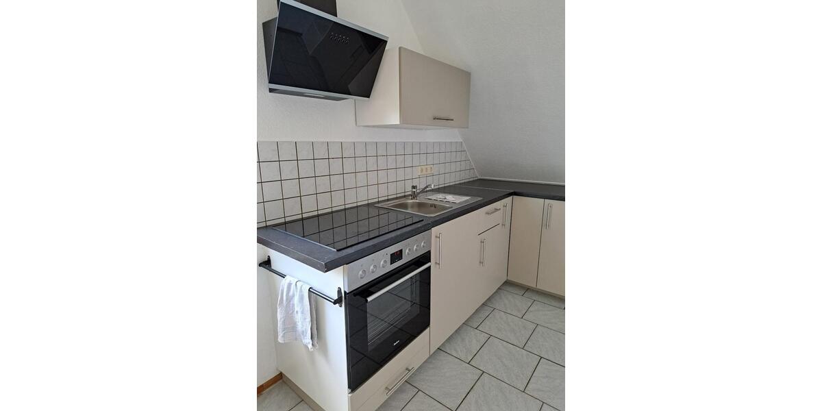 Dachgeschoßwohnung Hamweddel - 1 Zimmer, 45 m&sup2;, 500&euro; | Angebot:25353776