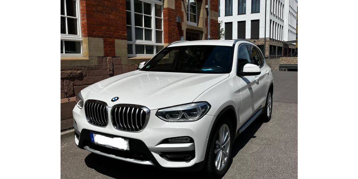 BMW X3 82.600 km 28.500 &euro; Freiburg 79106
