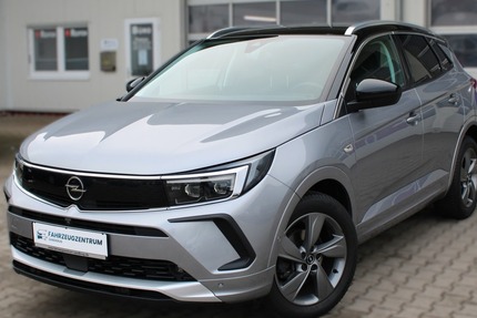 Opel Grandland ULTIMATE 1.HD/SHZ/SPURHA./TOTWINK./ACC 64.112 km 19.990 &euro; Sandkrug 26209
