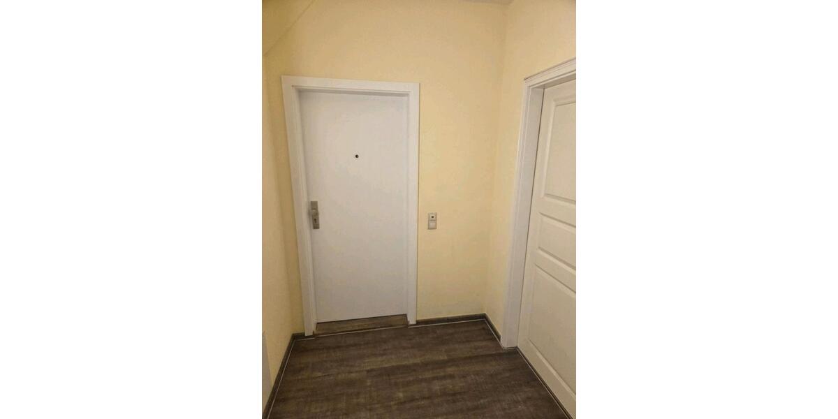 Vermieten modernisierte schöne 3 Raumaltbauwohnung in Stadtmitte 3 zimmer