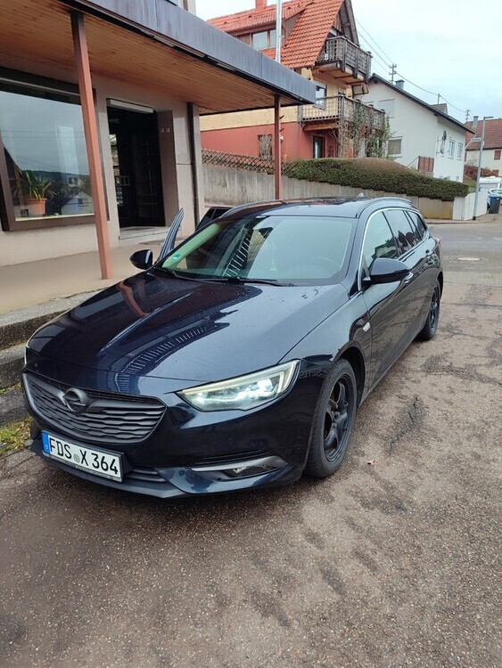 Opel Insignia Sports Tourer 121.000 km 9.999 € Waldachtal 72178