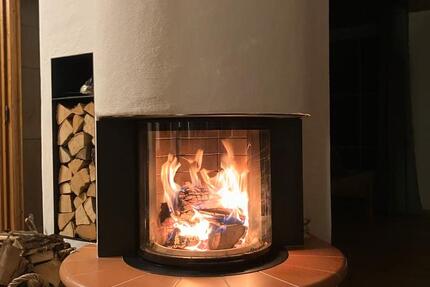 Wohnen im alpenländischen Stil: Bergblick, Sonne und ein Holzofen 2 zimmer
