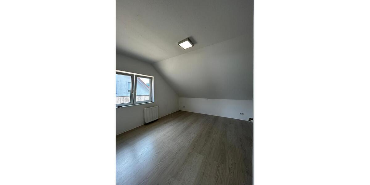 Dachgeschoßwohnung Neuenstein - 4 Zimmer, 83 m&sup2;, 305.000&euro; | Angebot:26919959