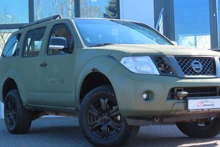 Nissan Pathfinder 180.071 km 13.900 &euro; Neuss 41469