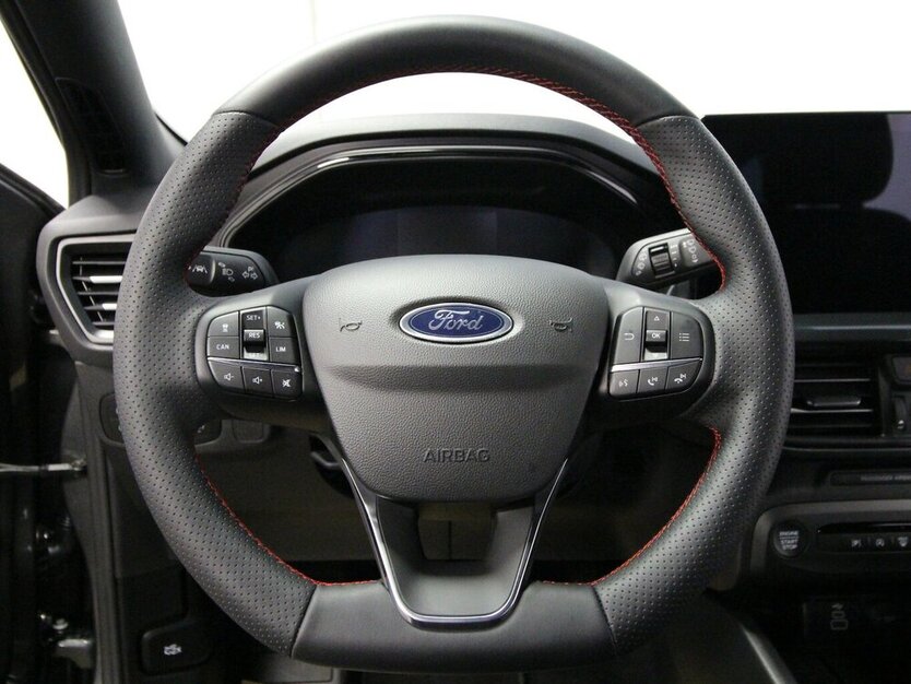 Ford Focus Turnier Mild-Hybrid ST-Line LED+NAVI+ACC 11.904 km 22.500 € Hagenow 19230