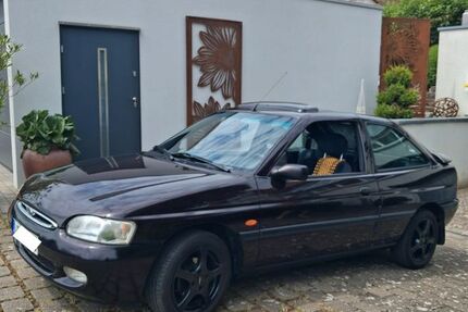Ford Escort 121.800 km 2.300 &euro; Villingen-Schwenningen 78056