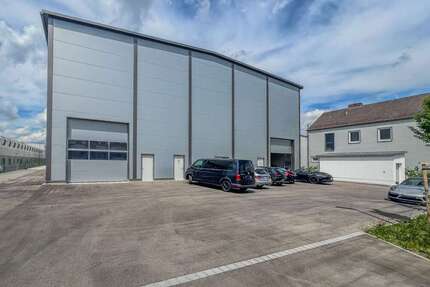 Halle in Augsburg 3.649.000 € 2093.64 m²