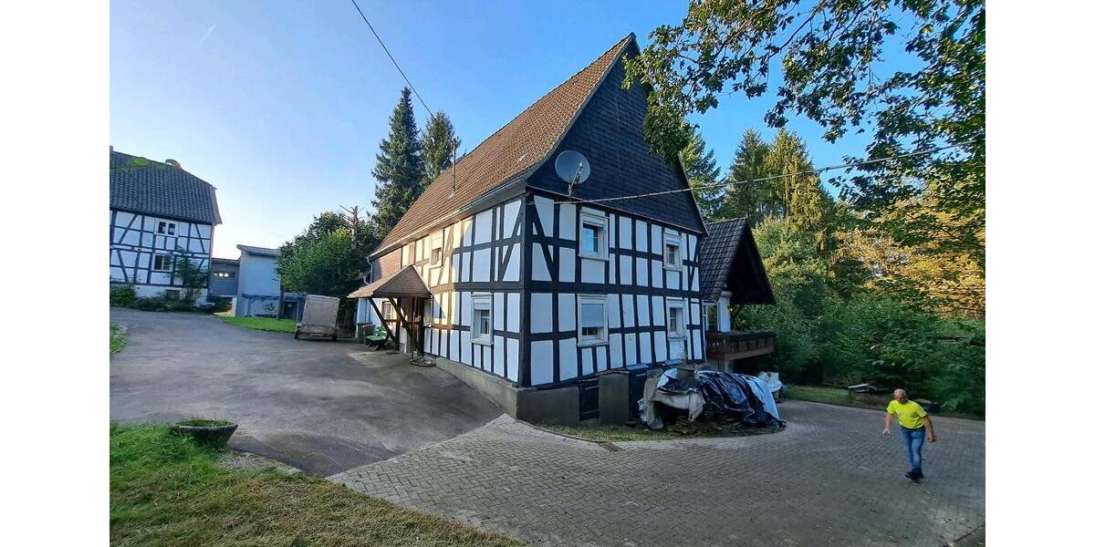 Einfamilienhaus Reichshof - 10 Zimmer, 230 m&sup2;, 249.000&euro; | Angebot:26123093