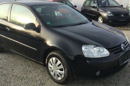 VW Golf Trendline, Klima,el.Fh. 2 Hd.,Tüv 03/28! 200.000 km 2.500 &euro; Himmelkron 95502