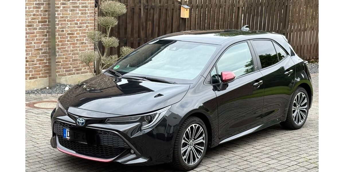 Toyota Corolla 17.500 km 22.000 &euro; Düsseldorf 40547